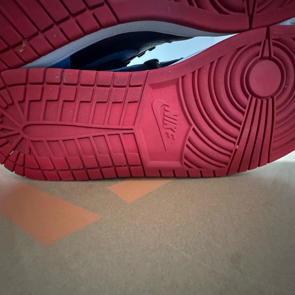 Nike Air Men's Black, Red, and Blue Sneakers - Picture 7 of 16